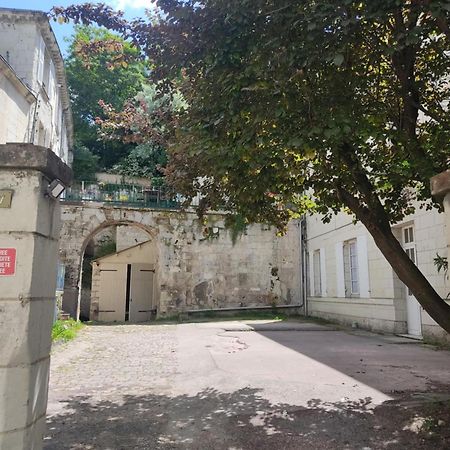 Appartement Avec Parking Prive Saumur Dış mekan fotoğraf